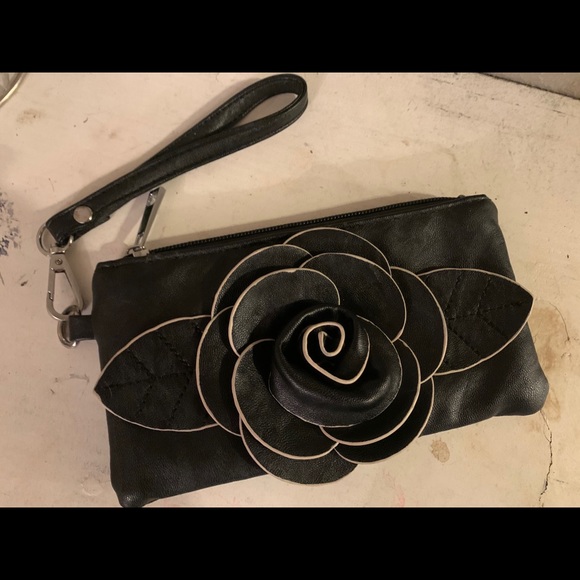 Mellow World Handbags - Mellow World 🌟HP🌟Rosette Black Leather Wristlet.